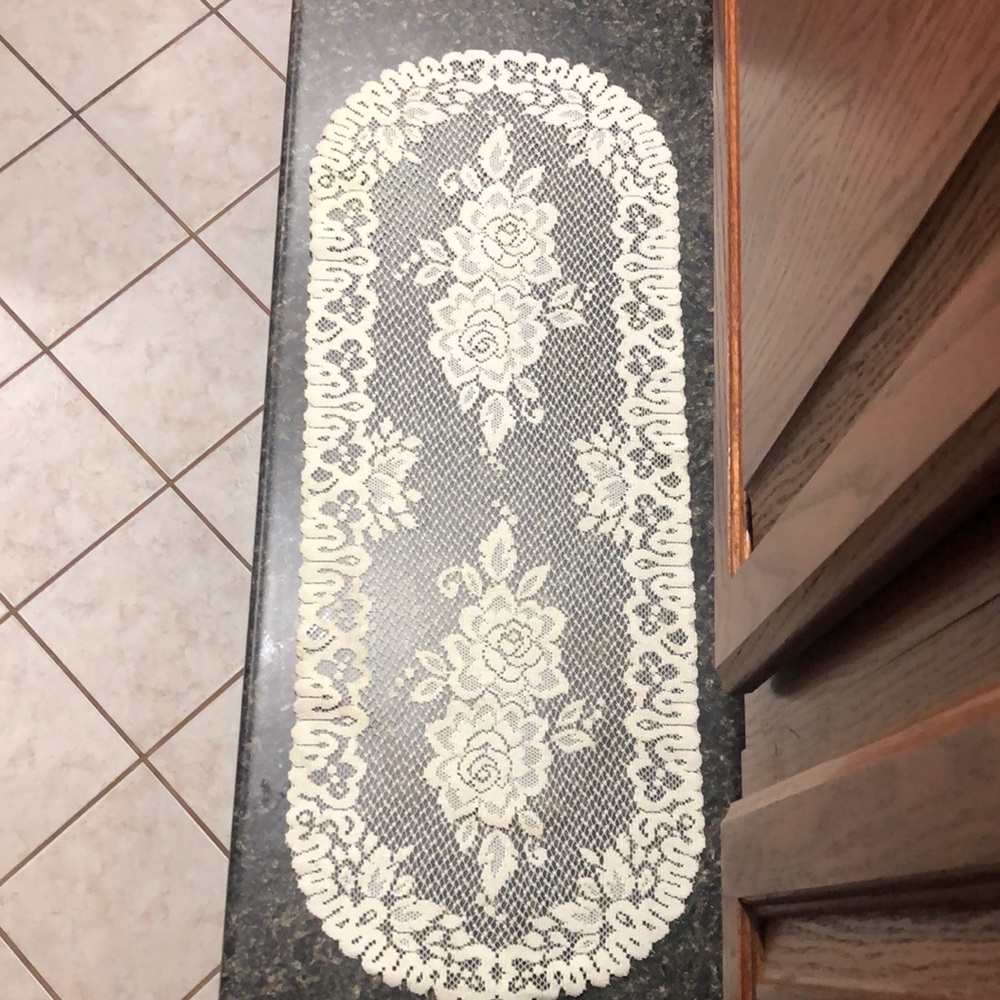 Lace table cloth
